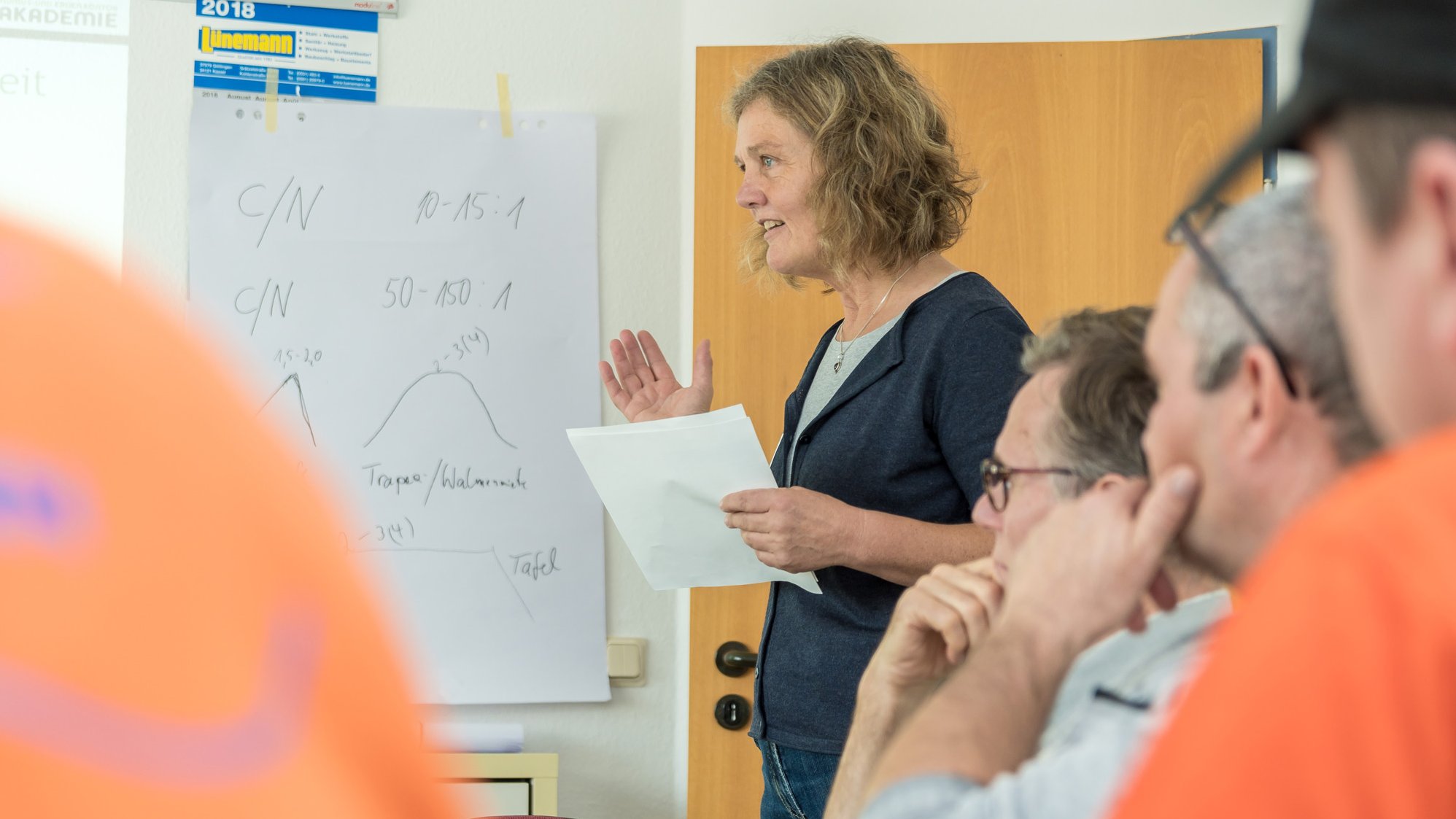 Die Schulungs- und Beratungsangebote von HUMUS- UND ERDEN KONTOR konzentrieren sich auf Themen der Kompostierungs- und Gartenbaubranche.